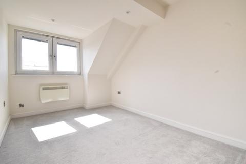2 bedroom apartment for sale, Lyon Road, Walton-on-Thames, KT12