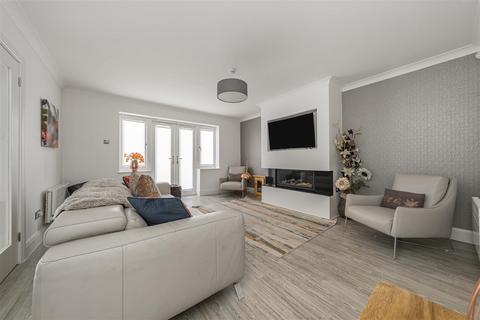 5 bedroom detached house for sale, Park Street Lane, Park Street, St. Albans