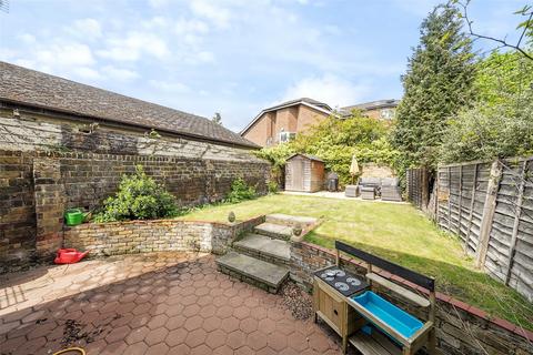 4 Chichester Close, London, SE3 8SD