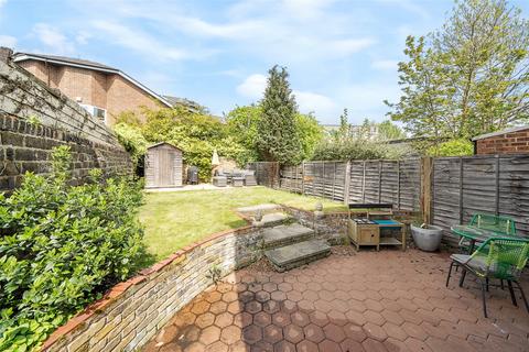 4 Chichester Close, London, SE3 8SD