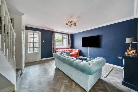 4 Chichester Close, London, SE3 8SD