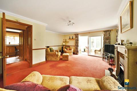 45 Charlock Way, Guildford, GU1 1XY