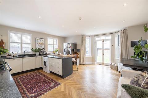 4 bedroom house for sale, Devonshire Road, Harpenden