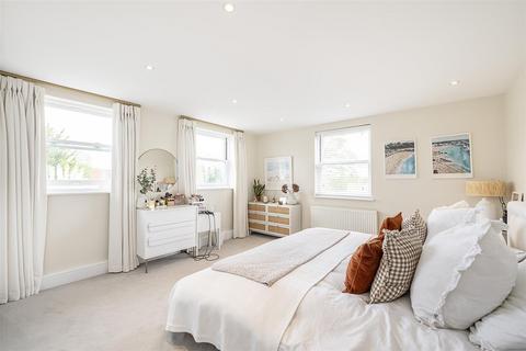 4 bedroom house for sale, Devonshire Road, Harpenden