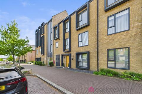 6 Barnfield Way, Newhall, Harlow, CM17 9TN