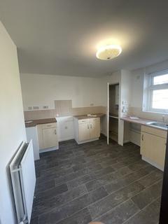 3 bedroom semi-detached house to rent, Beddow Avenue, Bilston WV14