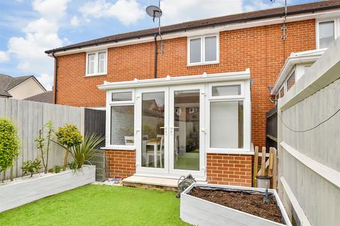 19 Constable Gardens, Littlehampton, BN17 7FX
