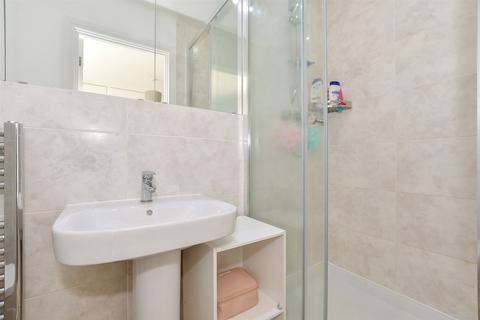 19 Constable Gardens, Littlehampton, BN17 7FX