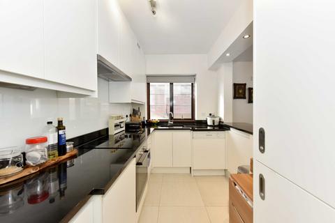 2 bedroom apartment for sale, Danes Court, St Edmund's Terrace, London, NW8