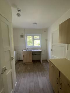 4 bedroom semi-detached house to rent, Uplands Road, Dudley DY2