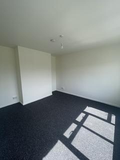 4 bedroom semi-detached house to rent, Uplands Road, Dudley DY2