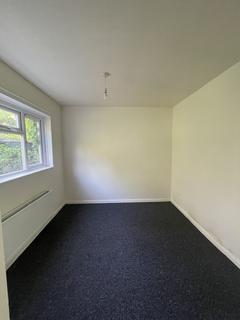 4 bedroom semi-detached house to rent, Uplands Road, Dudley DY2