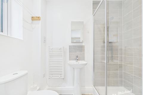 2 bedroom flat for sale, Quercetum Close, Aylesbury, Buckinghamshire