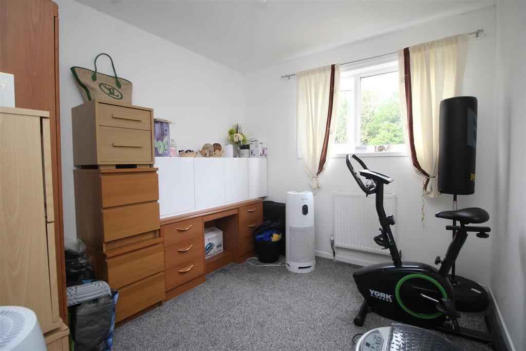 Bedroom 3 .JPG