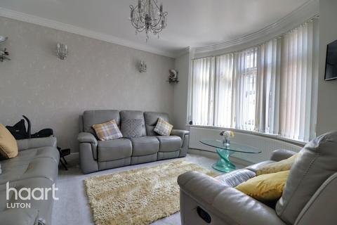 undefined, Carlton Crescent, Luton