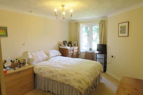 1 bedroom retirement property for sale, Fairfield Road, East Grinstead, West Sussex, RH19 4HD