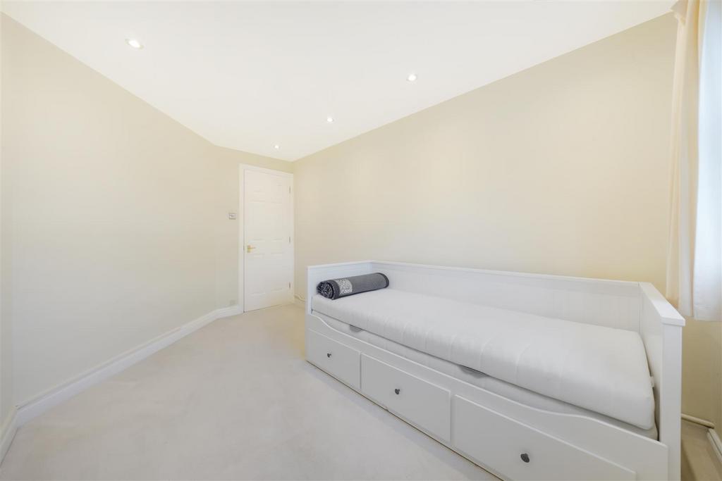 34 Clockhouse Place - ya95 AYxfg Lkxrg SSl7 FN.jpg