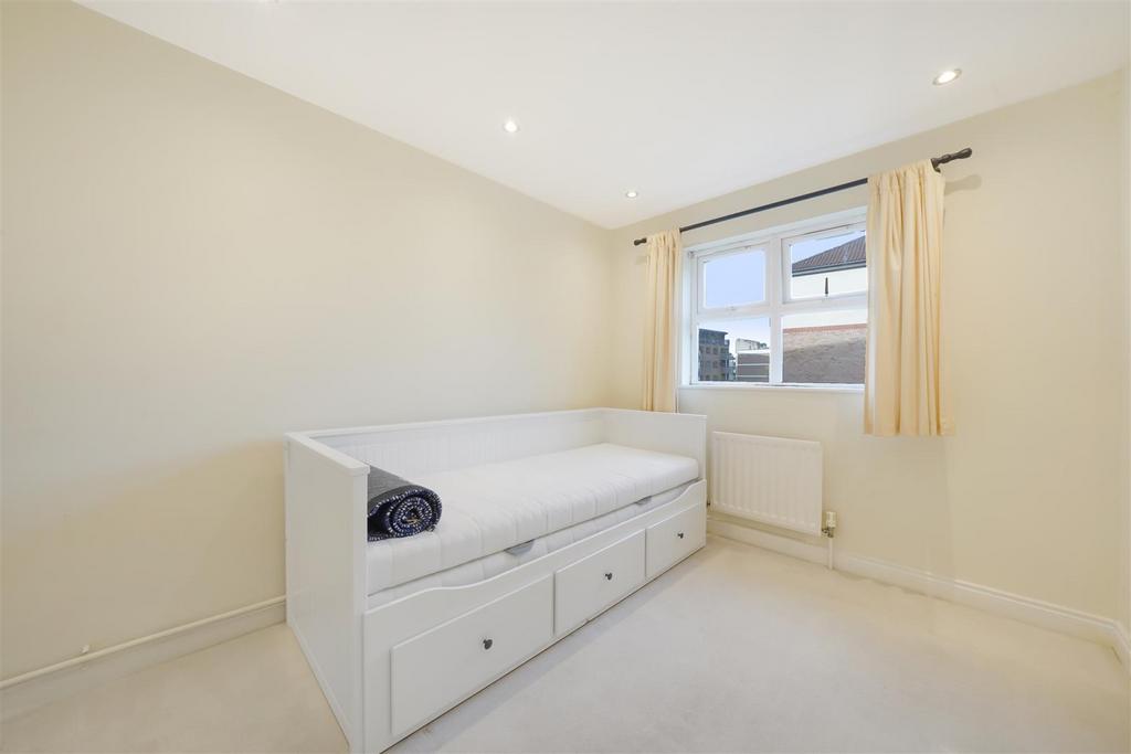 34 Clockhouse Place - Vimh Yx93c Ol5 I1hn3w Os.jpg