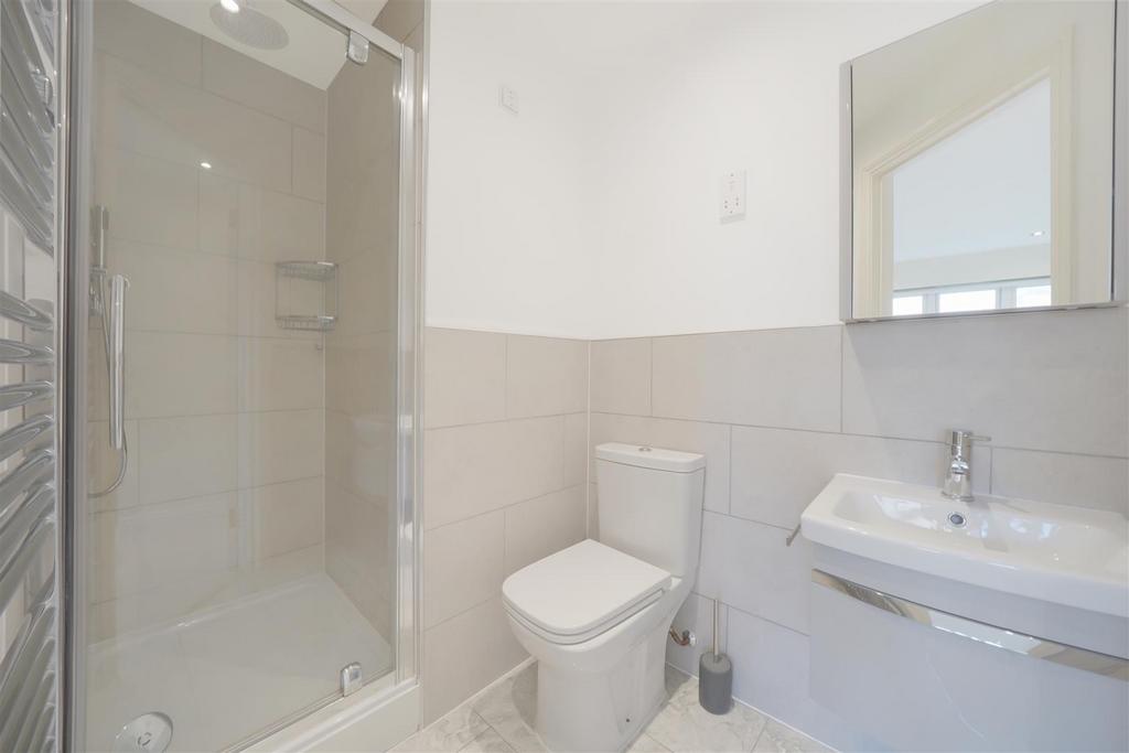 34 Clockhouse Place - x3 KHAnw Yrcyn Hkx Vl2ci.jpg