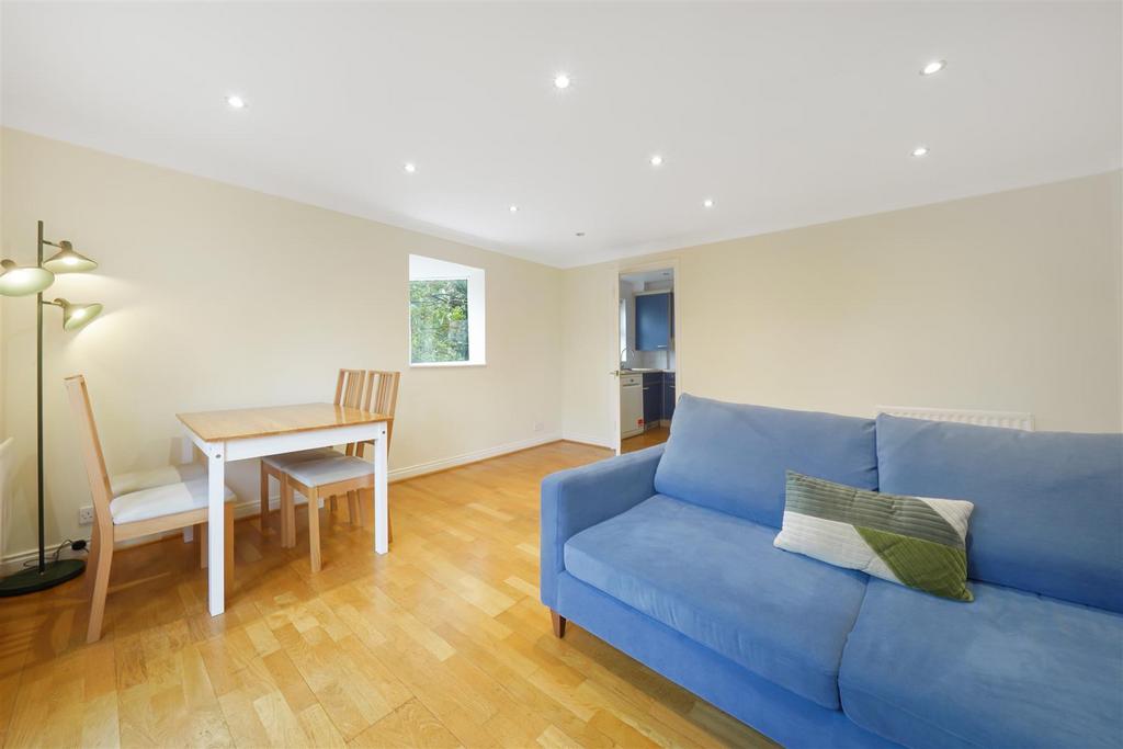 34 Clockhouse Place - KUe Dk0i76 Yhy YIWhh Ybu.jpg