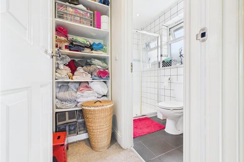 3 Darby Close, Purfleet, RM19 1AT