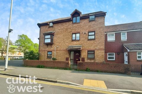 1 bedroom in a flat share to rent, Greetham Street Southsea PO5