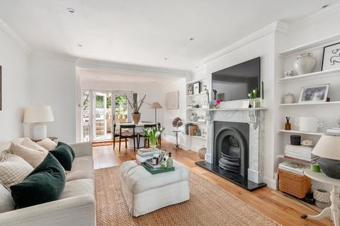 Basement Flat, 82a Devonport Road, London, W12 8NU