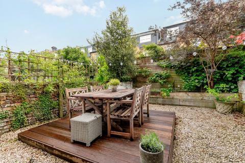 Basement Flat, 82a Devonport Road, London, W12 8NU