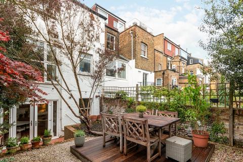 Basement Flat, 82a Devonport Road, London, W12 8NU