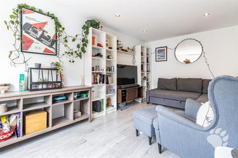 2 Blake Avenue, Basildon, SS14 2FS