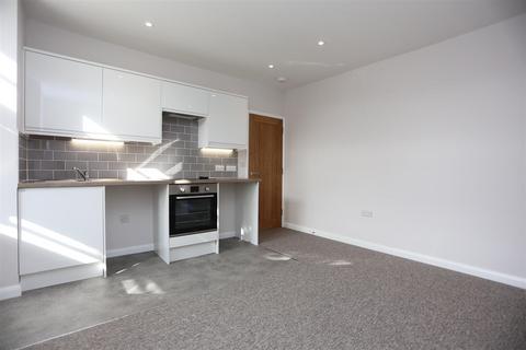 3 bedroom flat to rent, Riley Road, Brighton
