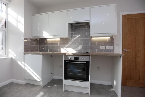 3 bedroom flat to rent, Riley Road, Brighton