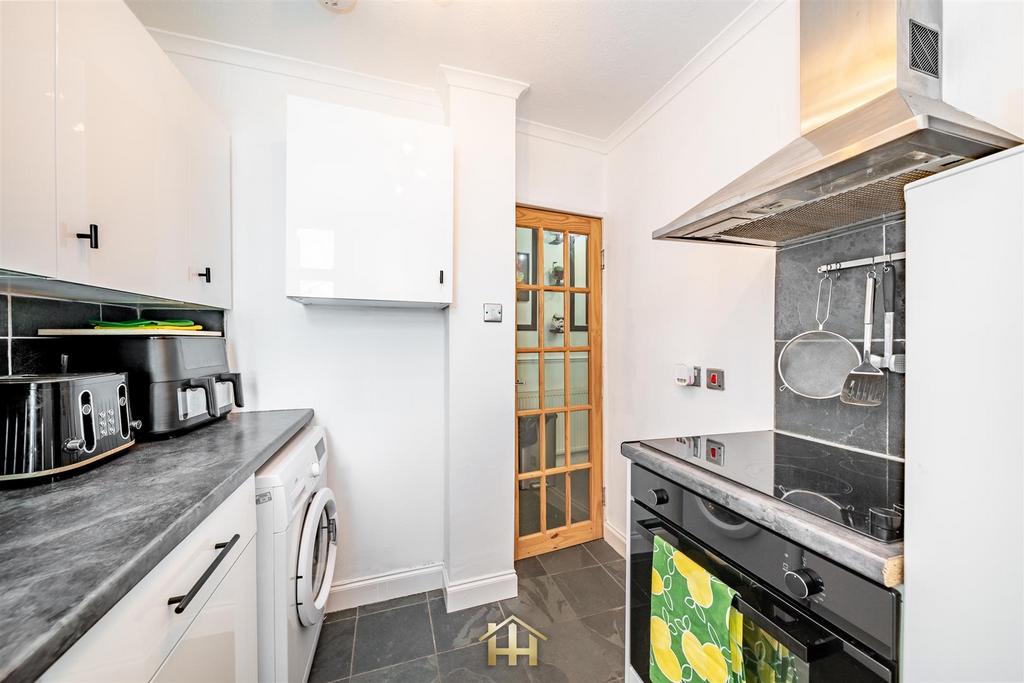 Flat 9 341 Clepington Road DD3 8 BA 240425 EDIT (16
