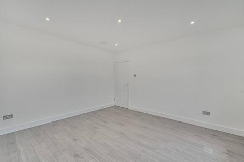 24a Willow Road, London, W5 4PD