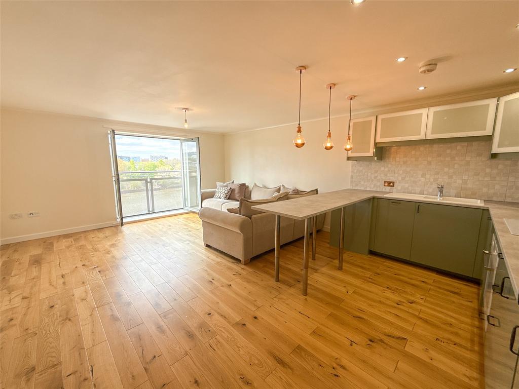 Lounge / Kitchen