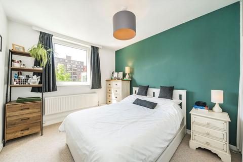 2 bedroom flat for sale, Queens Ride, London SW13