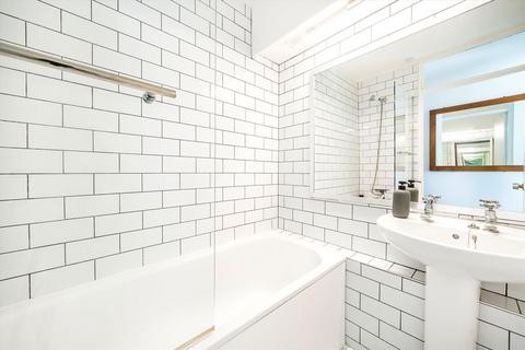 2 bedroom flat for sale, Queens Ride, London SW13