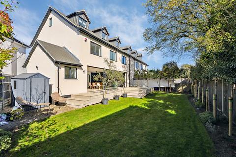 4a Wentworth Way, Pinner, HA5 1BL