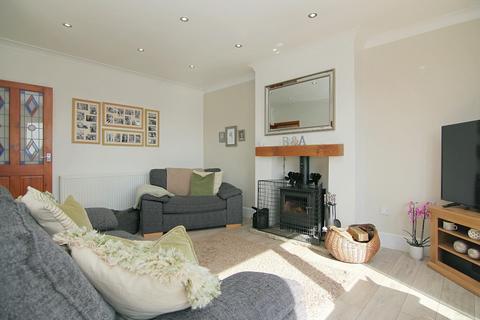 3 bedroom semi-detached bungalow for sale, Hough Side Close, LS28 9JL