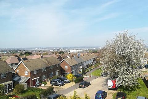119 Medhurst Gardens, Gravesend, DA12 4HG