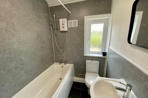 6 Waterloo Crescent, Bradford, BD10 0NQ