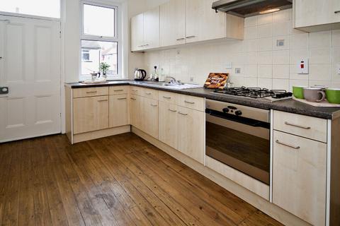 5 bedroom terraced house for sale, Potternewton Lane, Chapel Allerton, Leeds, LS7