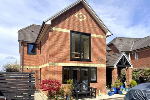 5 bedroom detached house for sale, Northcliffe Drive, Penarth
