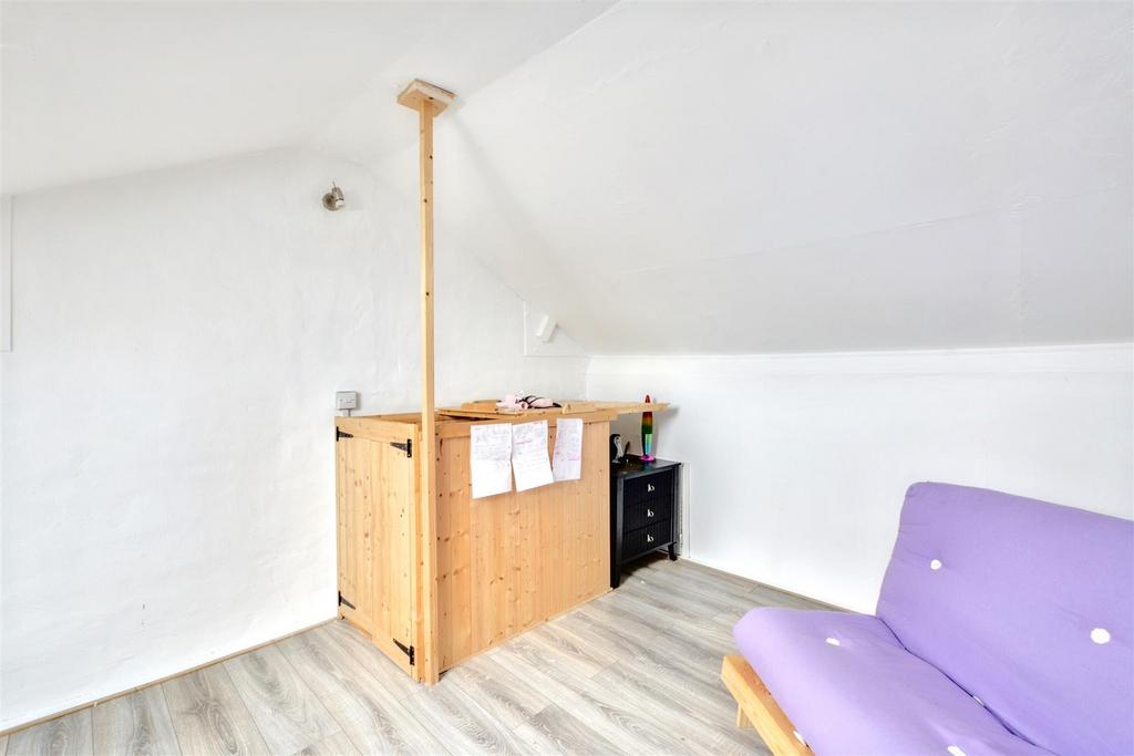 Loft Room 2.jpeg