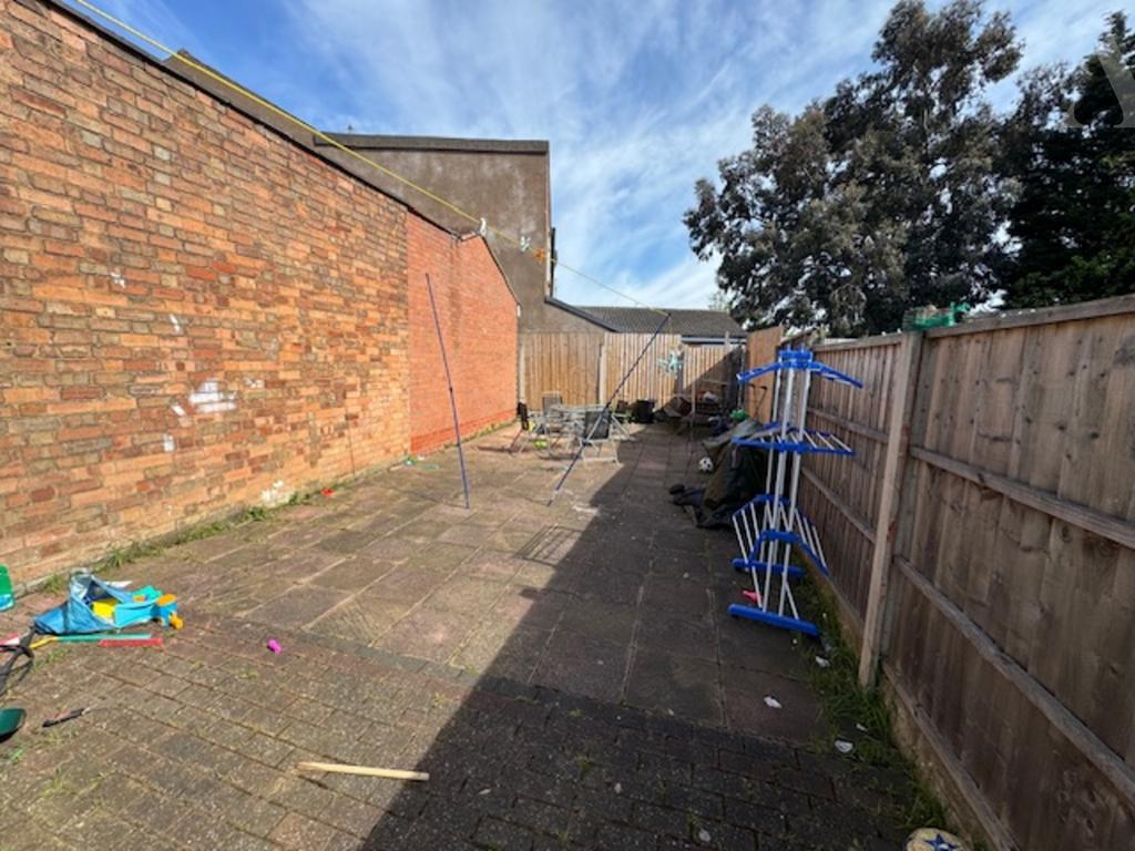 Woodwells rear garden 2