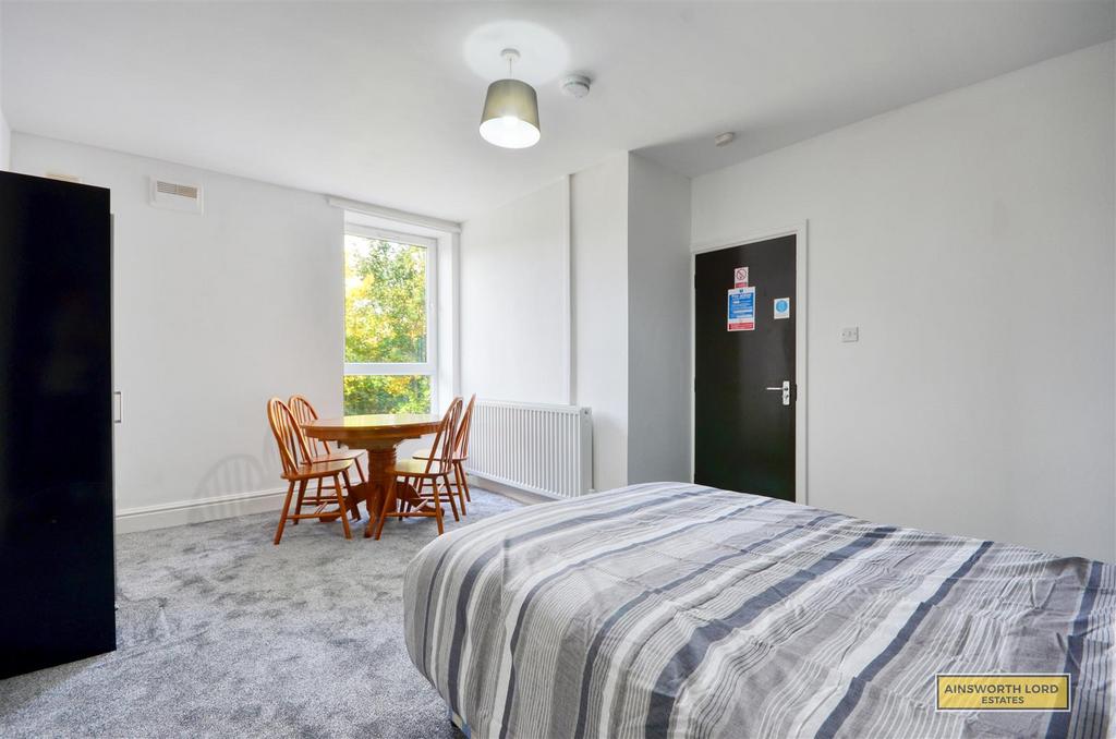 Furnished room