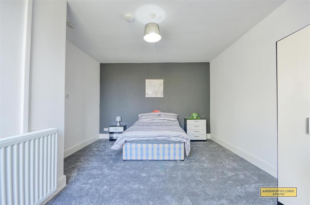 Furnished room