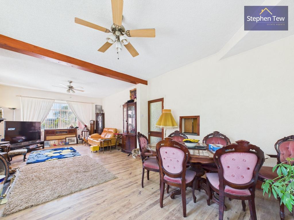 Lounge/ Dining Room