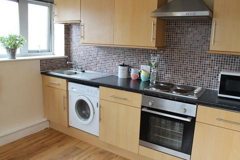 3 bedroom flat to rent, Flat 10, Royal House, 11-13 Goldsmith Street, Nottingham, NG1 5JS