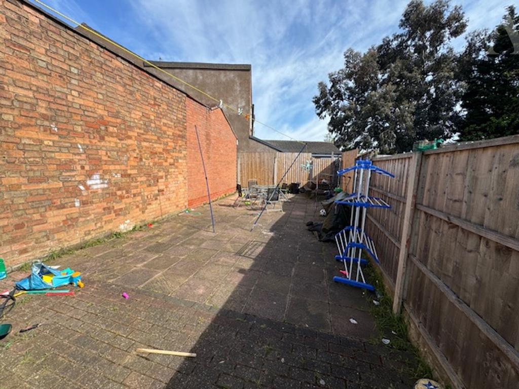 Woodwells rear garden 2